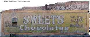 UT_Garland_SweetsChocolates_00.jpg